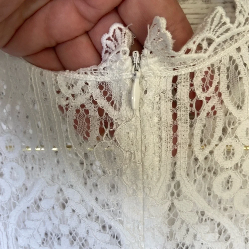 Lulus Remarkable White Sheer Lace Short Sleeve Mini Dress Sz‎ XS LIKE NEW!